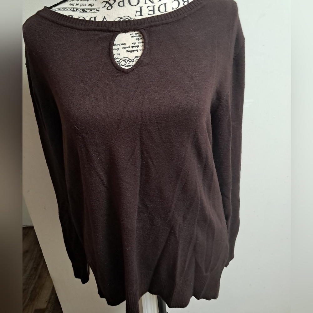 Keyhole sweater - Picture 2 of 8